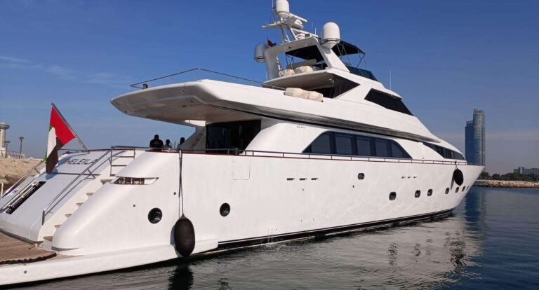 Corniche Yacht Rental Abu Dhabi 42 Spacious yacht deck in Abu Dhabi with crew and coach support