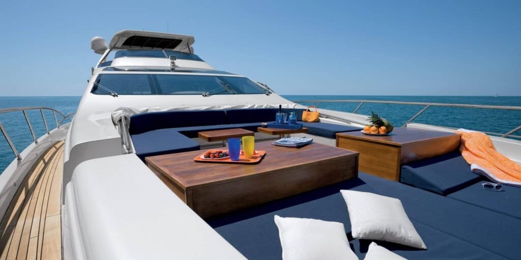 Yacht rental Abu Dhabi | Rent a Yacht Abu Dhabi 50 Luxury 100ft Azimut yacht available for charter in Abu Dhabi