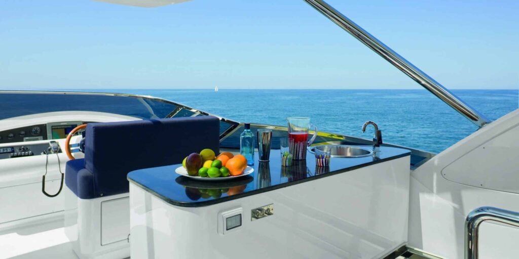 Yacht rental Abu Dhabi | Rent a Yacht Abu Dhabi 52 Exclusive yacht charter Abu Dhabi – 100ft Azimut yacht