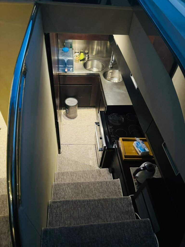 Yacht rental Abu Dhabi | Rent a Yacht Abu Dhabi 36 Book a yacht in Abu Dhabi – premium Azimut yacht gliding on calm waters.